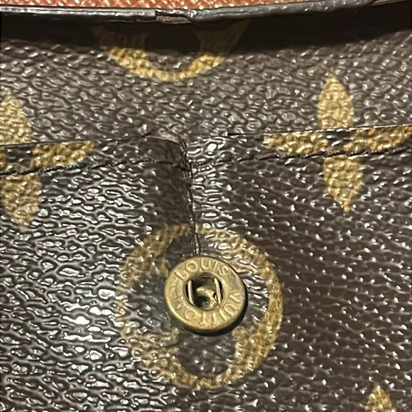 Vintage Louis Vuitton wallet - Picture 7 of 14